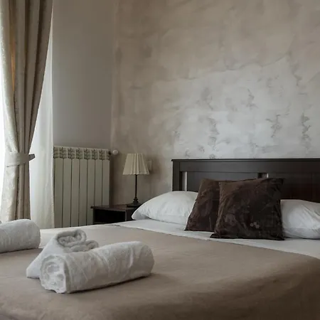 Domus Monasteire Bed & Breakfast 4*
