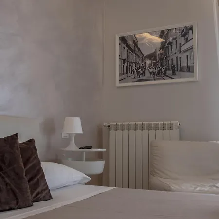 Domus Monasteire ベッド・アンド・ブレックファスト パガーニ