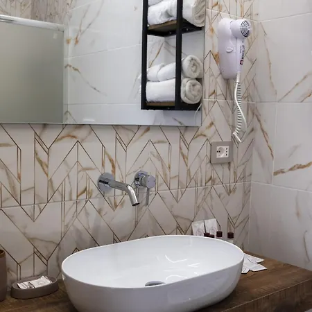 Domus Monasteire B&B 파가니