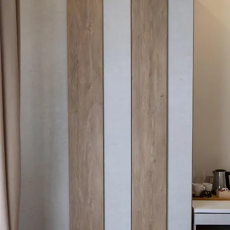 ベッド・アンド・ブレックファスト Domus Monasteire