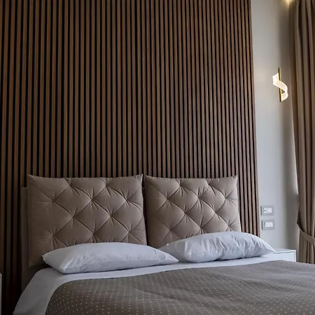 Domus Monasteire B&B 파가니