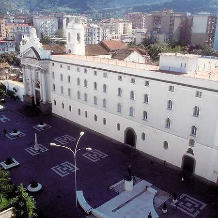 Domus Monasteire B&B 파가니