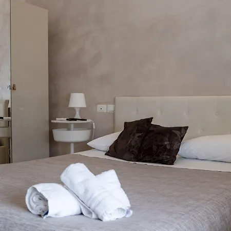 Bed & Breakfast Domus Monasteire